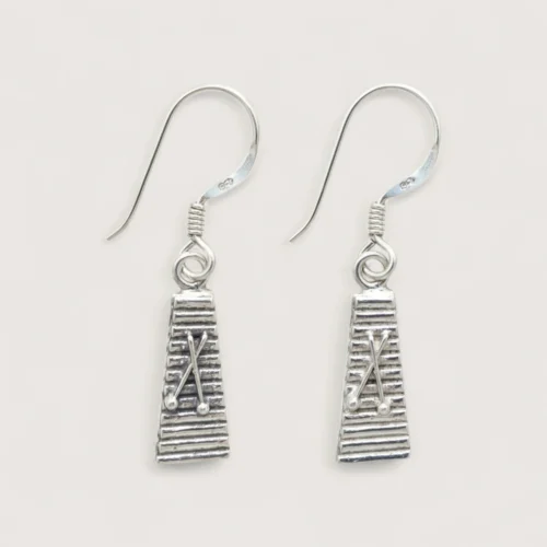 describe-a-change-9d5b7b7b-6631-4ccc-9522-e8340bbd380e.webp Boucles d'Oreilles Pendentifs Argent Recyclé Xylophone